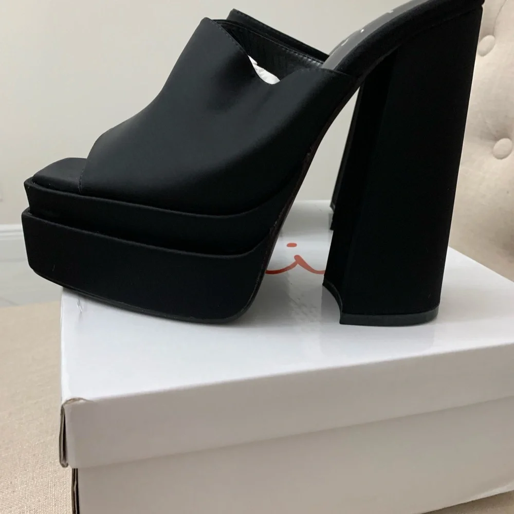 GORGEOUS PLATFORM MULES BLOCK HEEL♥️ - Picture 1 of 7